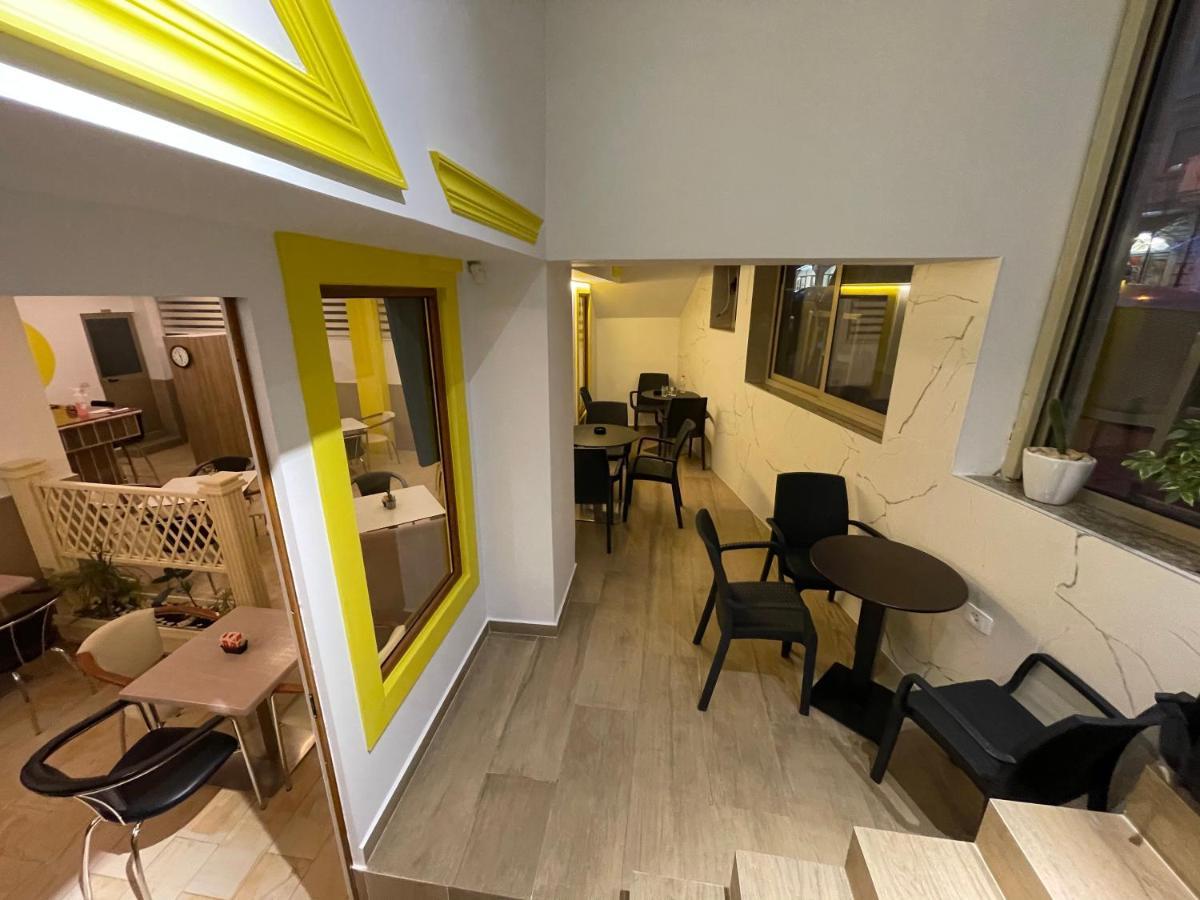 Bobi Hotel Shkoder Bagian luar foto