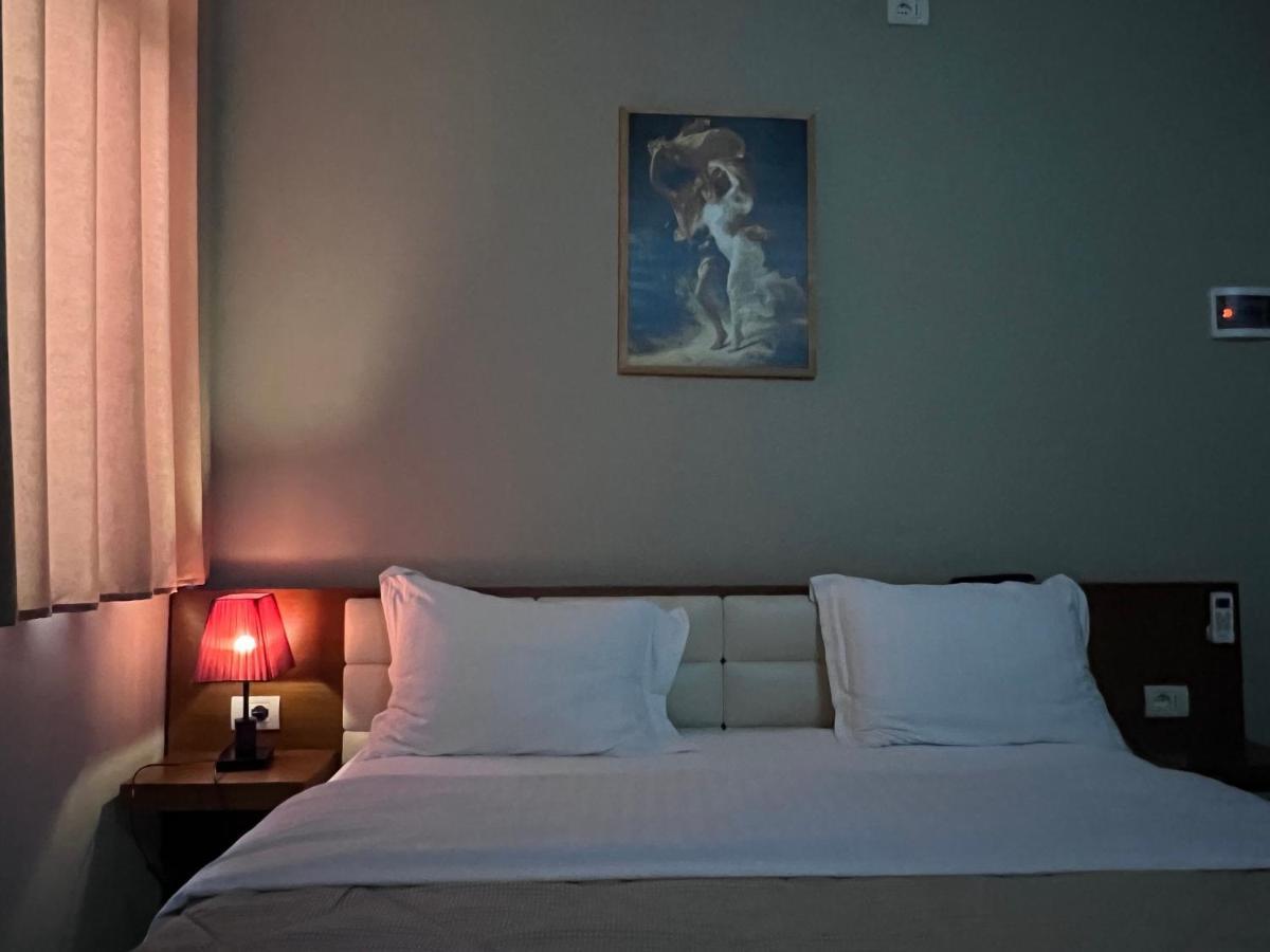 Bobi Hotel Shkoder Bagian luar foto