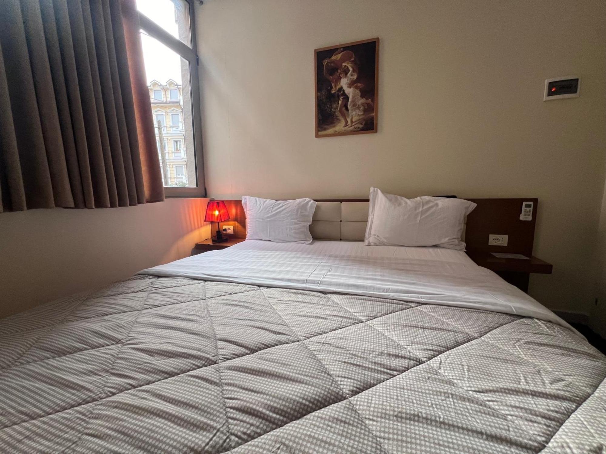 Bobi Hotel Shkoder Bagian luar foto