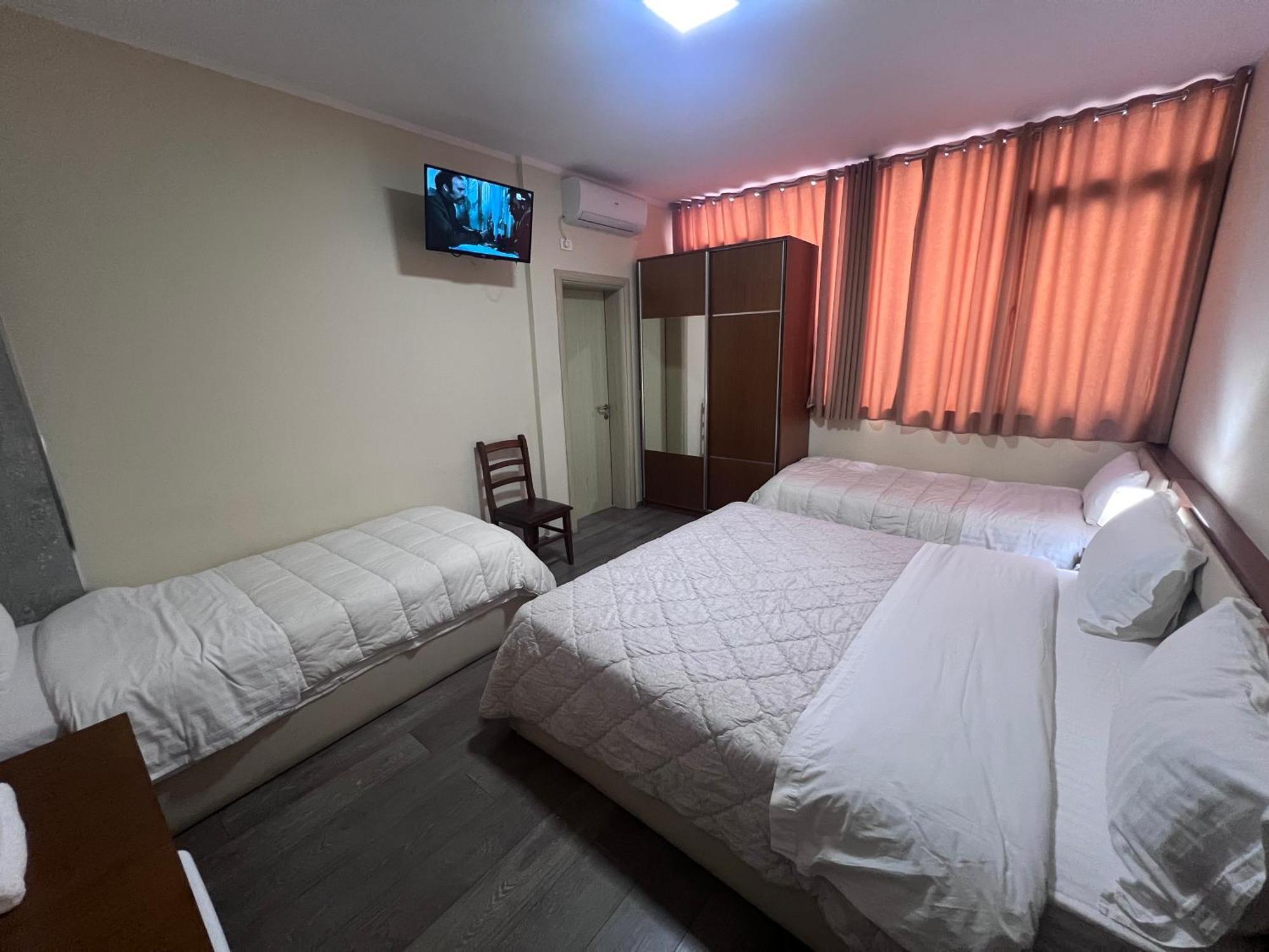 Bobi Hotel Shkoder Bagian luar foto