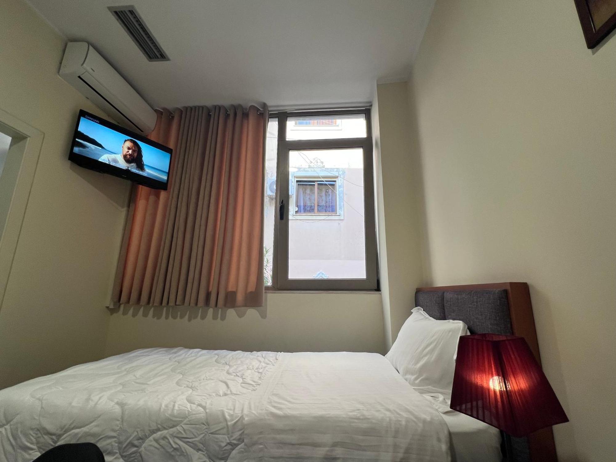 Bobi Hotel Shkoder Bagian luar foto