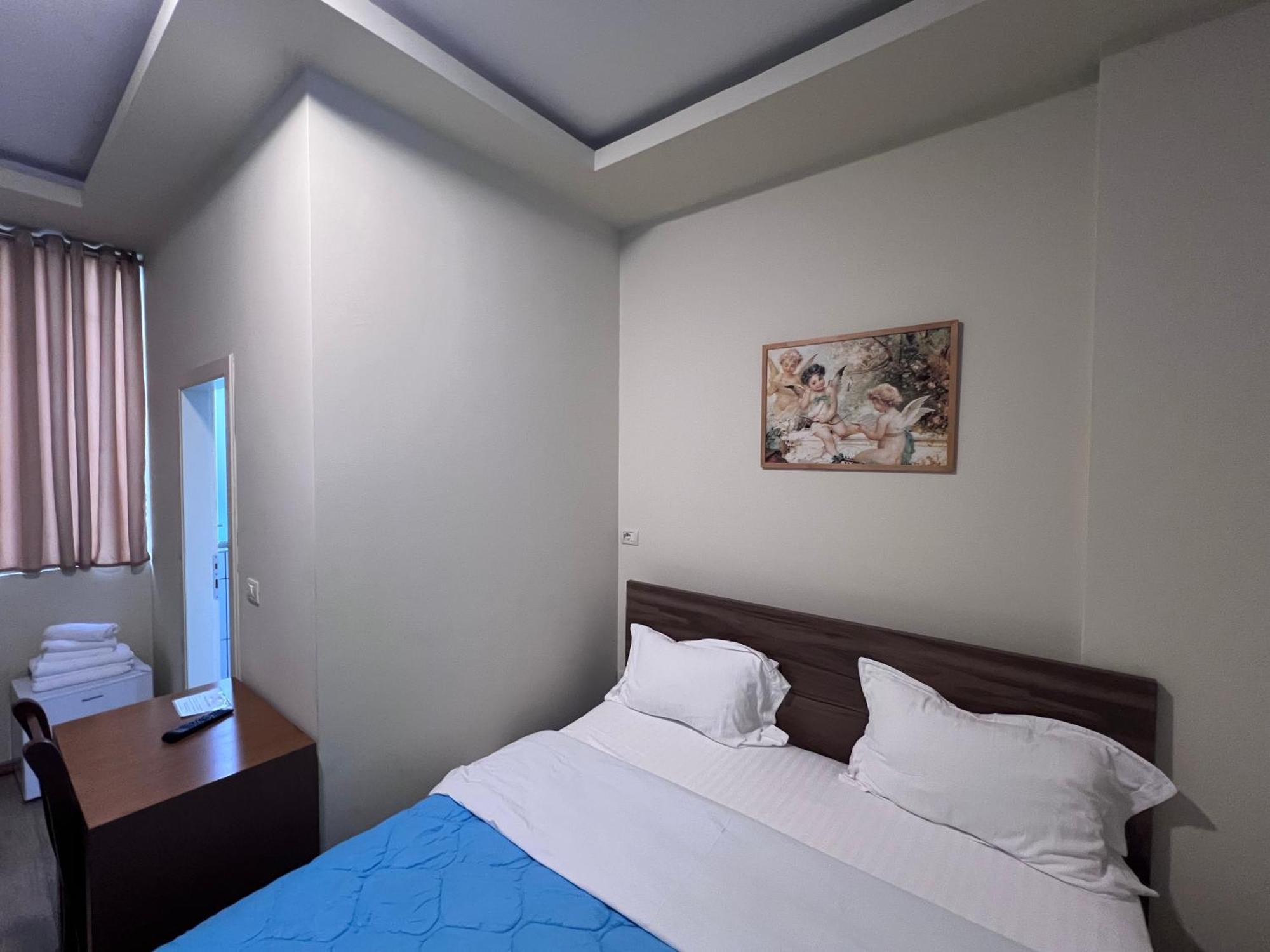 Bobi Hotel Shkoder Bagian luar foto