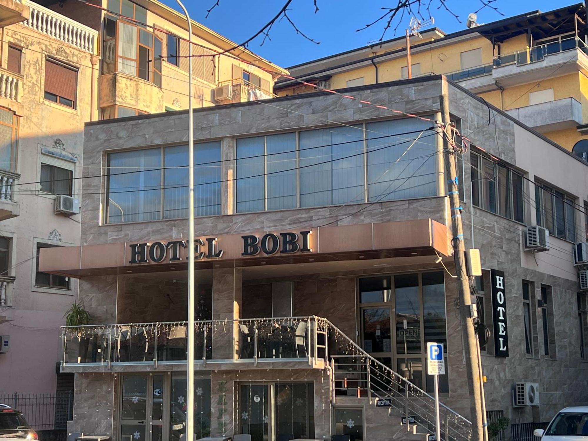 Bobi Hotel Shkoder Bagian luar foto