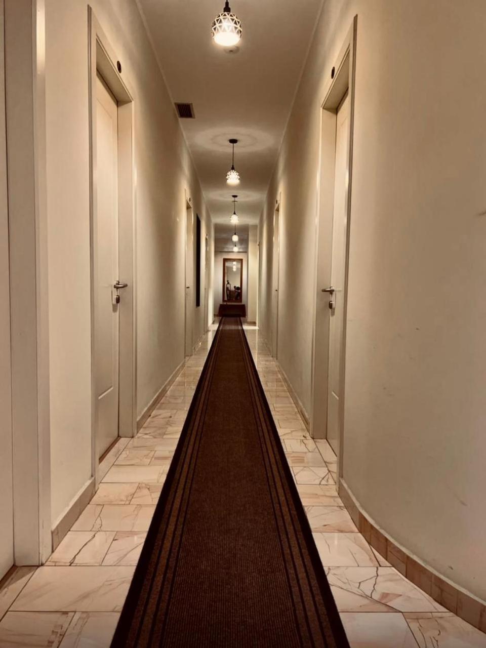 Bobi Hotel Shkoder Bagian luar foto