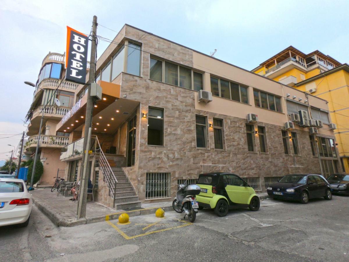 Bobi Hotel Shkoder Bagian luar foto